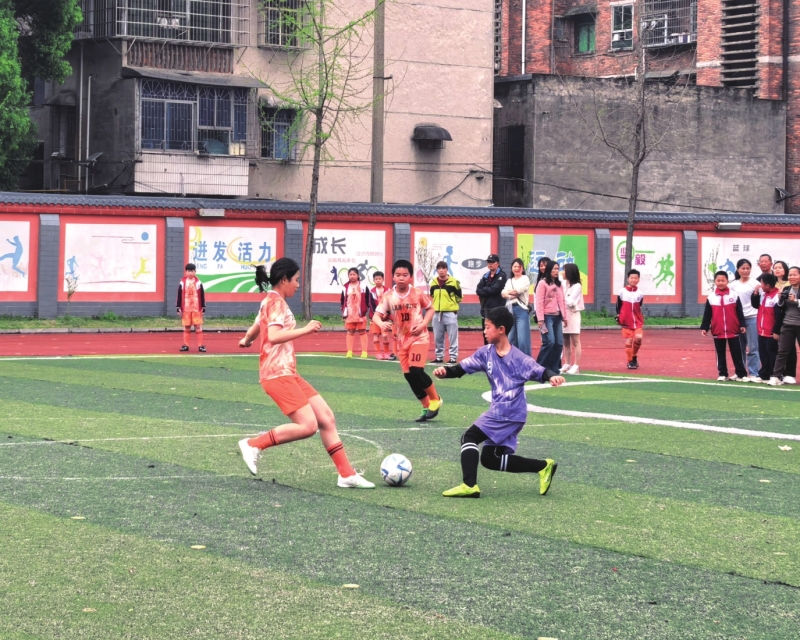 ȼ������·Сѧ���೬������