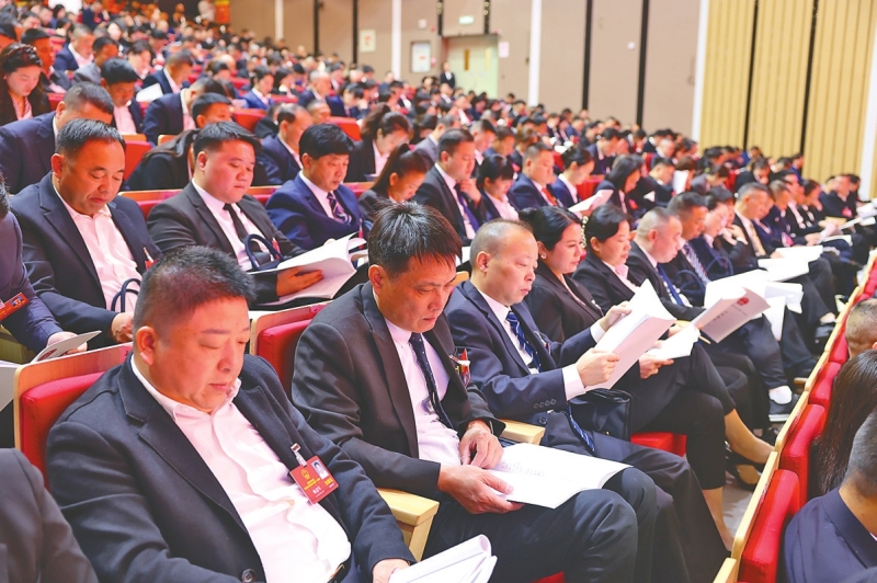 赫山区七届人大一次会议开幕式现场。