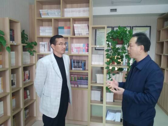 �������߷���ίԱ��־��