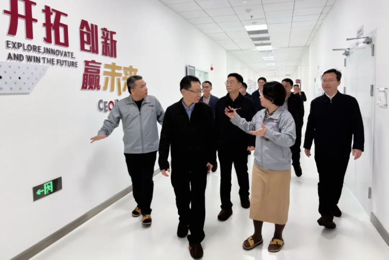 �������ڵ��������������ص���ҵ����Ŀʱǿ�� �۽�����ҵ̬ ��ע��ҵ��չ